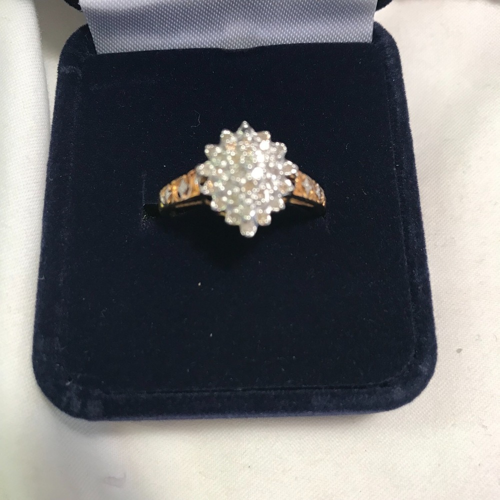 Avon 2007 Pear Shaped 1/4 ct Diamond Cluster Ring size 10
